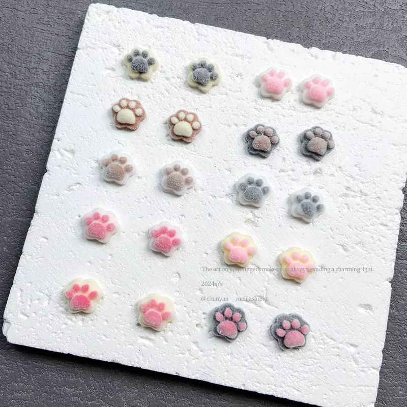 Patte de chat floquée d'hiver