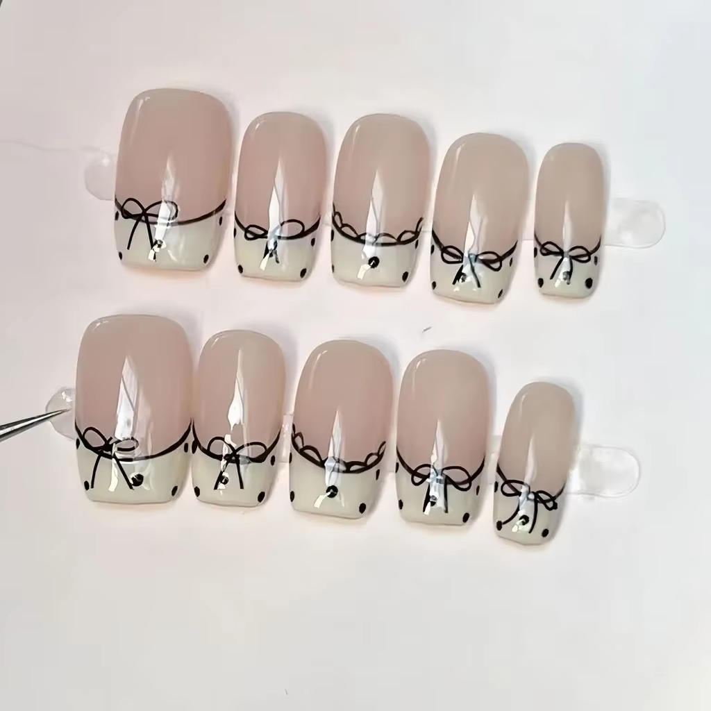 10 pièces mignon Sexy français dentelle presse sur les ongles doux à pois arc à la main faux