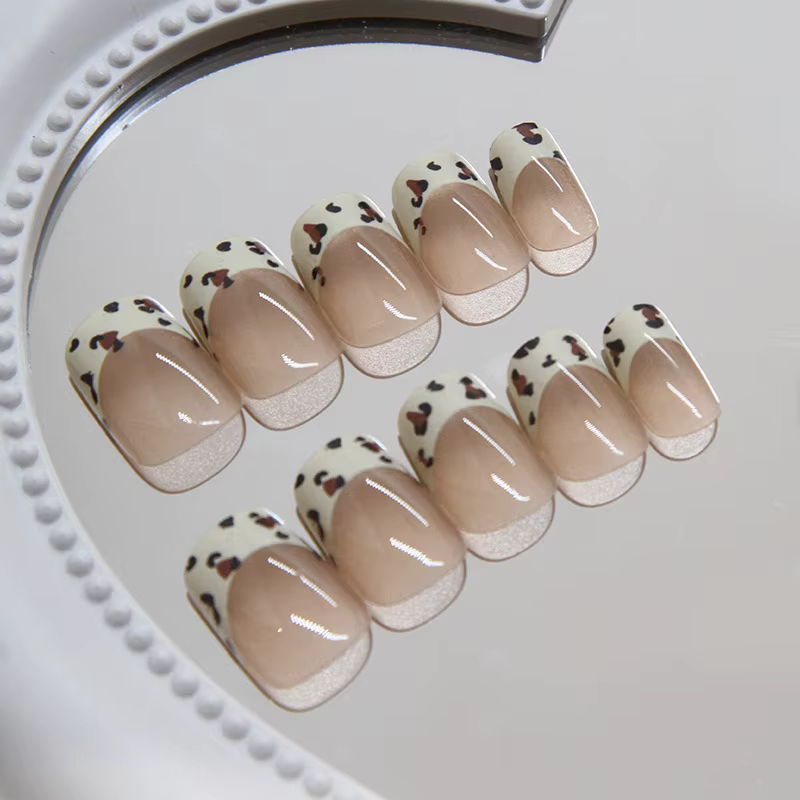 Faux ongles carrés courts à presser