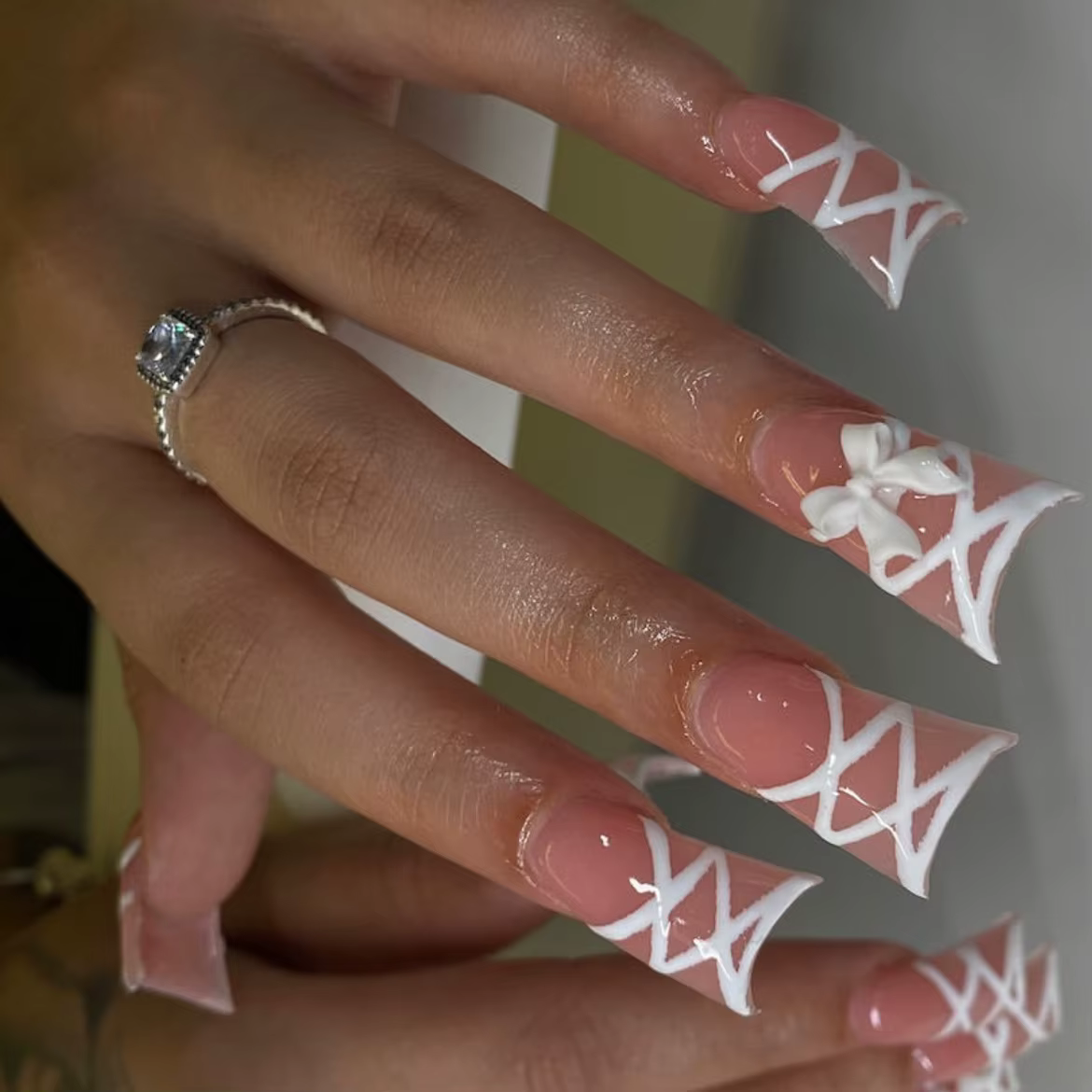 Faux ongles courts à rayures zébrées
