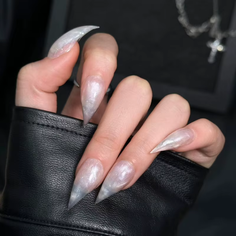 Faux ongles en forme de griffes de dragon