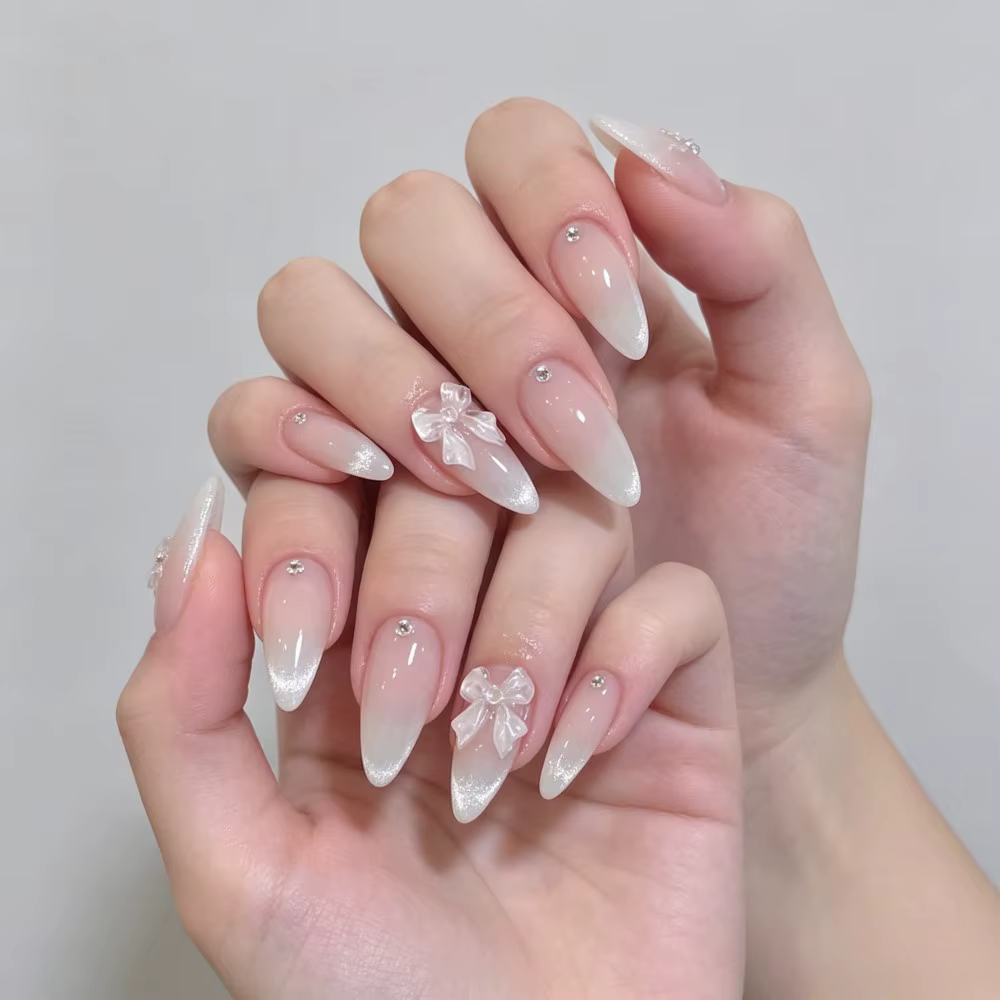 24 faux ongles à presser de style français