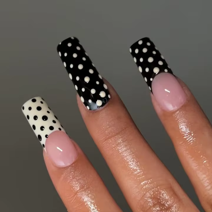 Noir blanc à pois presse sur ongles en acrylique à la main Presson
