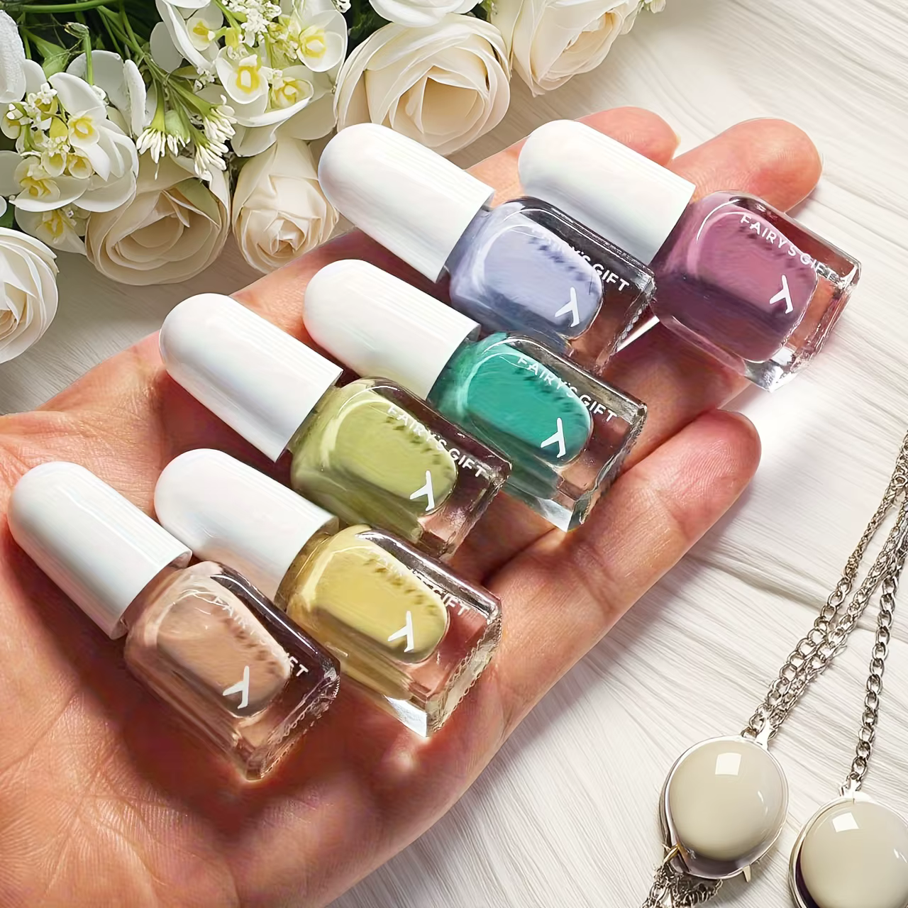 Ensemble de 6 bouteilles de vernis à ongles coloré