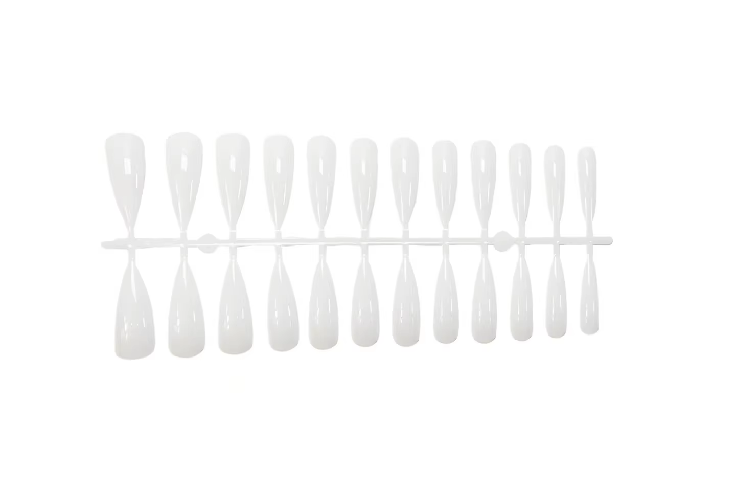 24 faux ongles longs pointus style patch