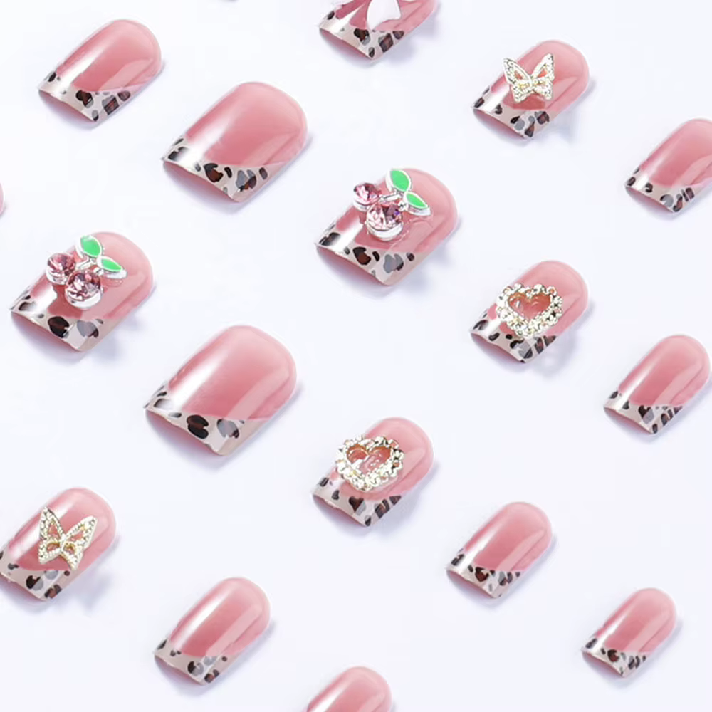 24 faux ongles courts carrés imprimé léopard