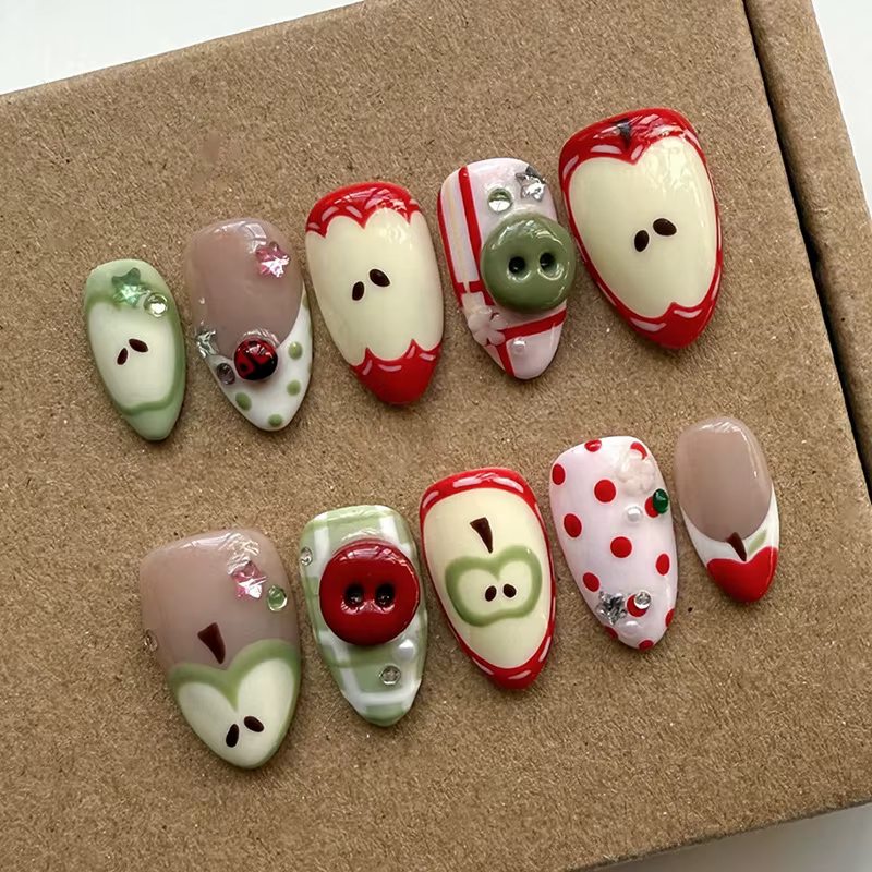 24 faux ongles mignons motif pomme rouge dessin animé