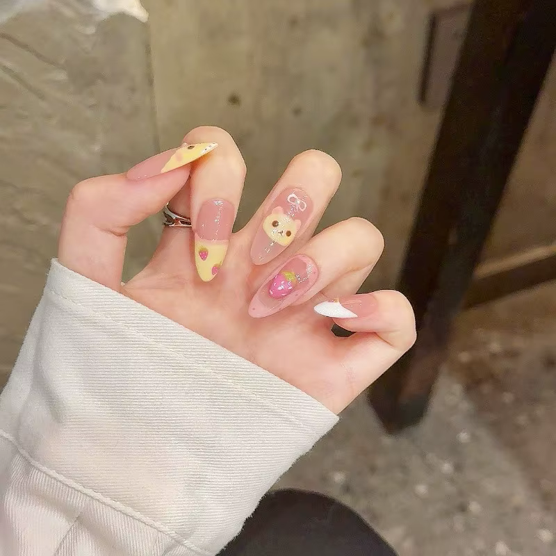Faux ongles à pression en forme d'amande