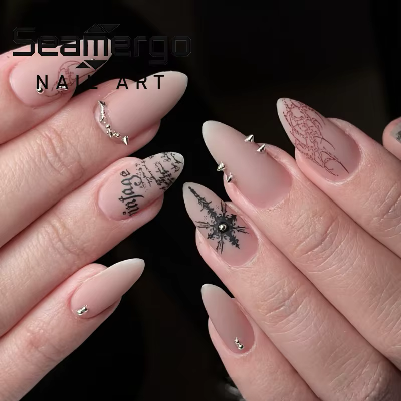 24 faux ongles à presser