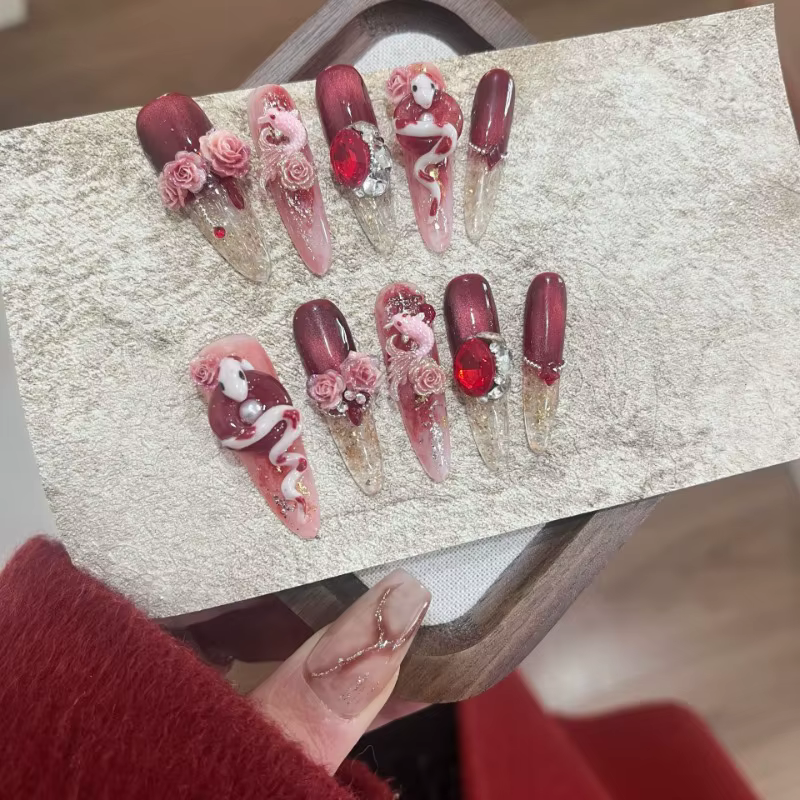 Ongles aiguilles faits à la main