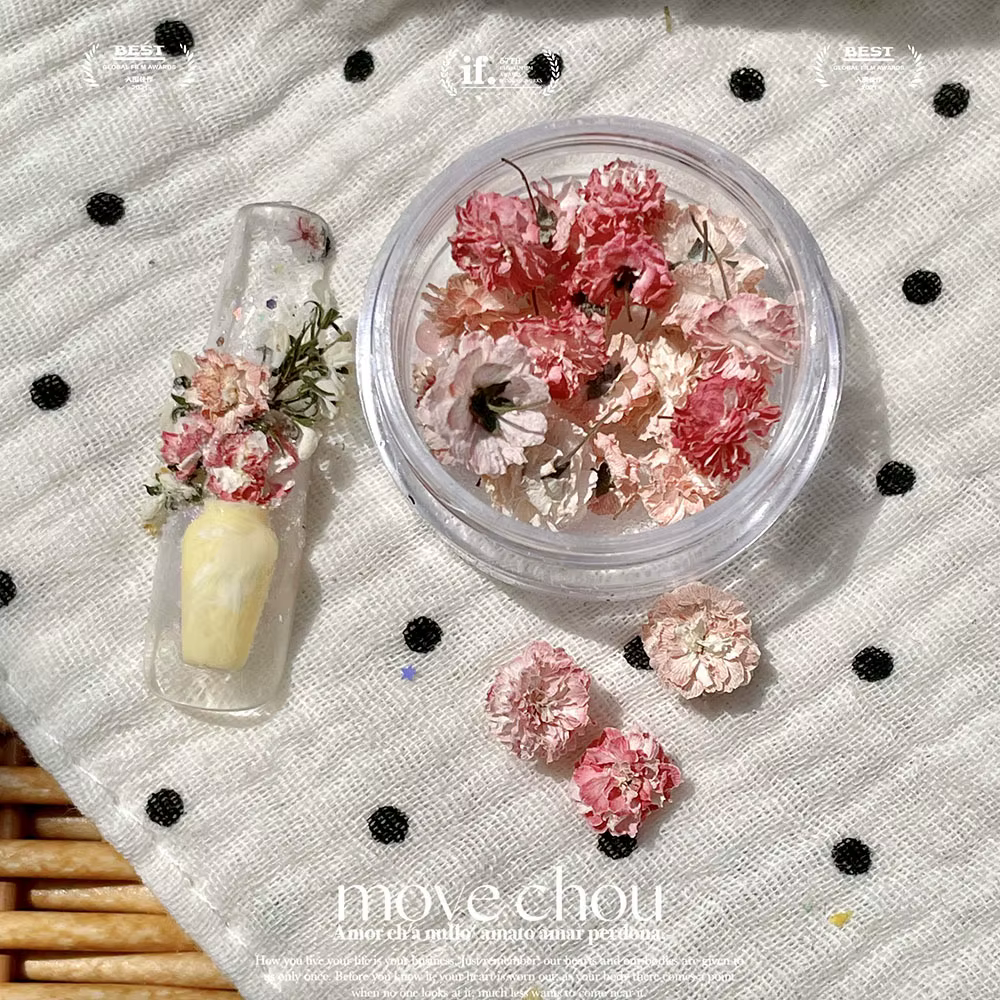 1 boîte de fleurs pour ongles