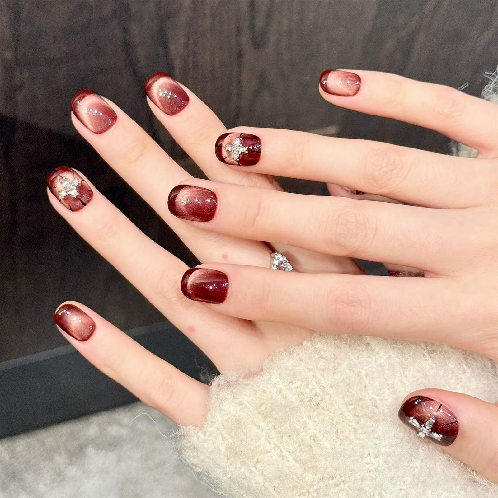10 pièces vin-rouge oeil de chat presse sur ongles à la main élégant court rond Style français faux