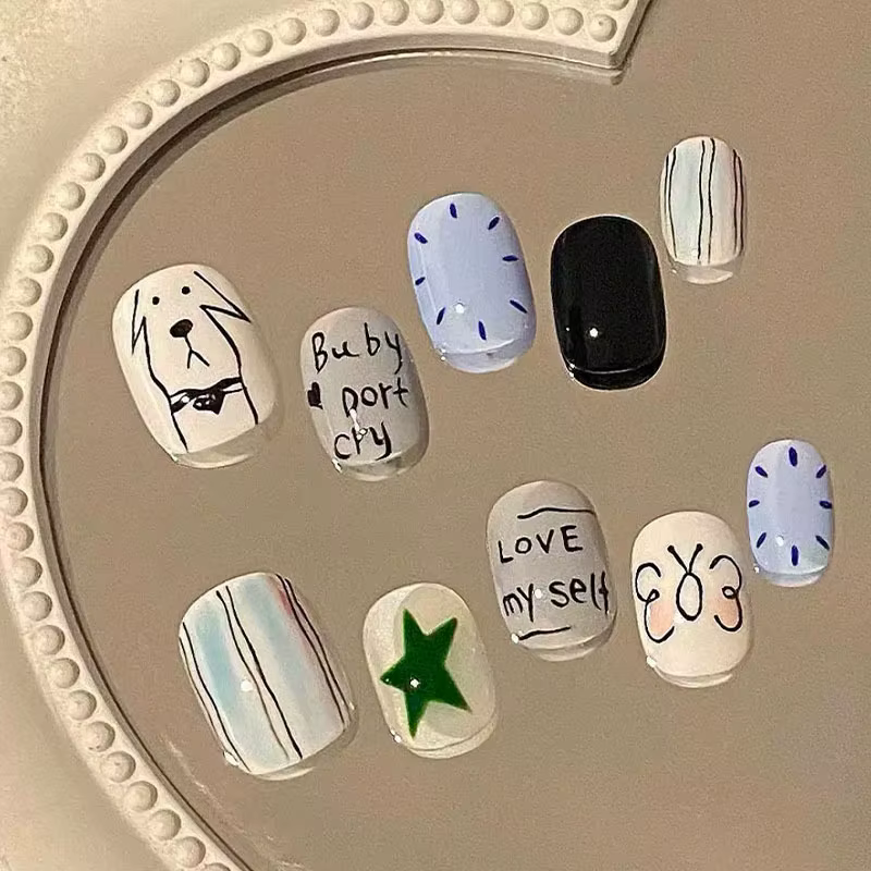 30 faux ongles mignons au design de dessin animé