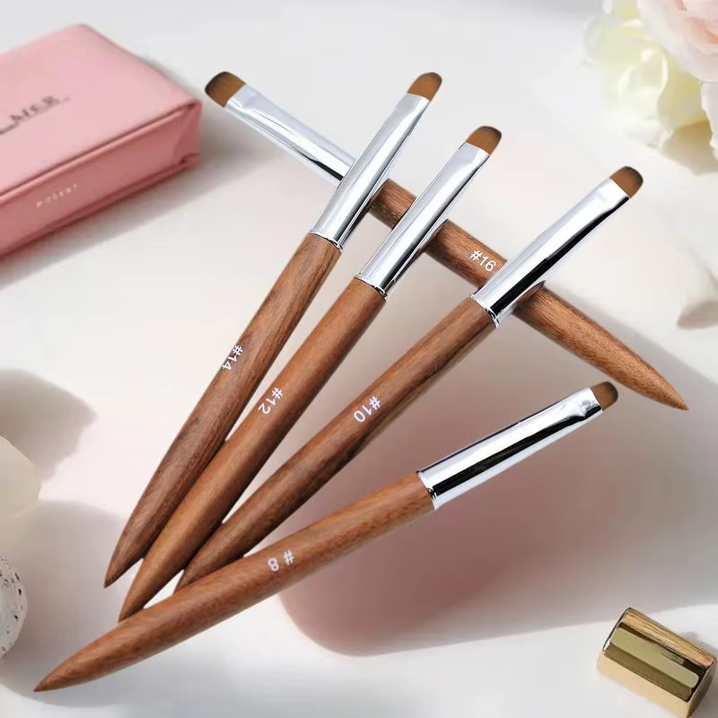 Pinceaux pour nail art français