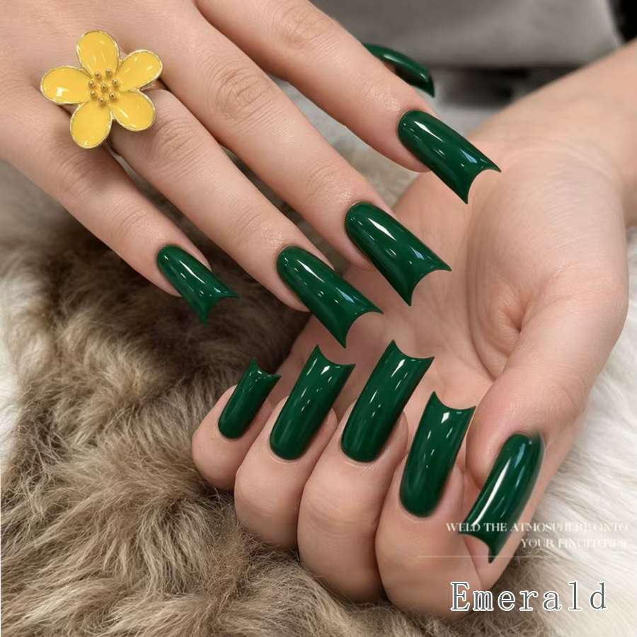 Vernis à ongles gel couleur unie vert émeraude