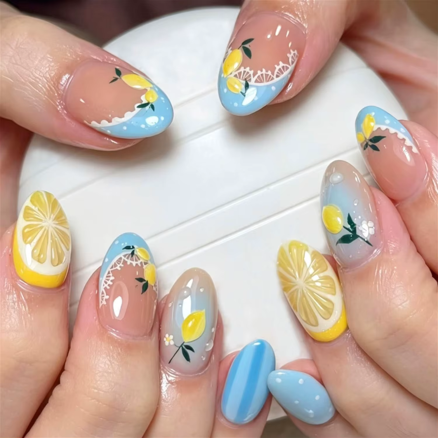Faux ongles courts français amovibles à presser