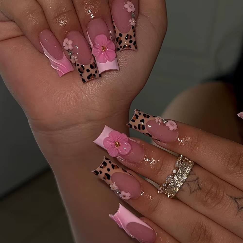 Faux ongles 3D à pois floraux