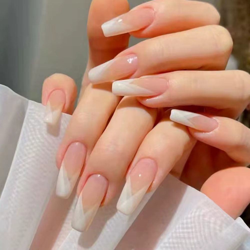 24 pièces/boîte 2022 nouveaux ongles artificiels avec colle blanc laiteux rose dégradés longue Ballet couverture