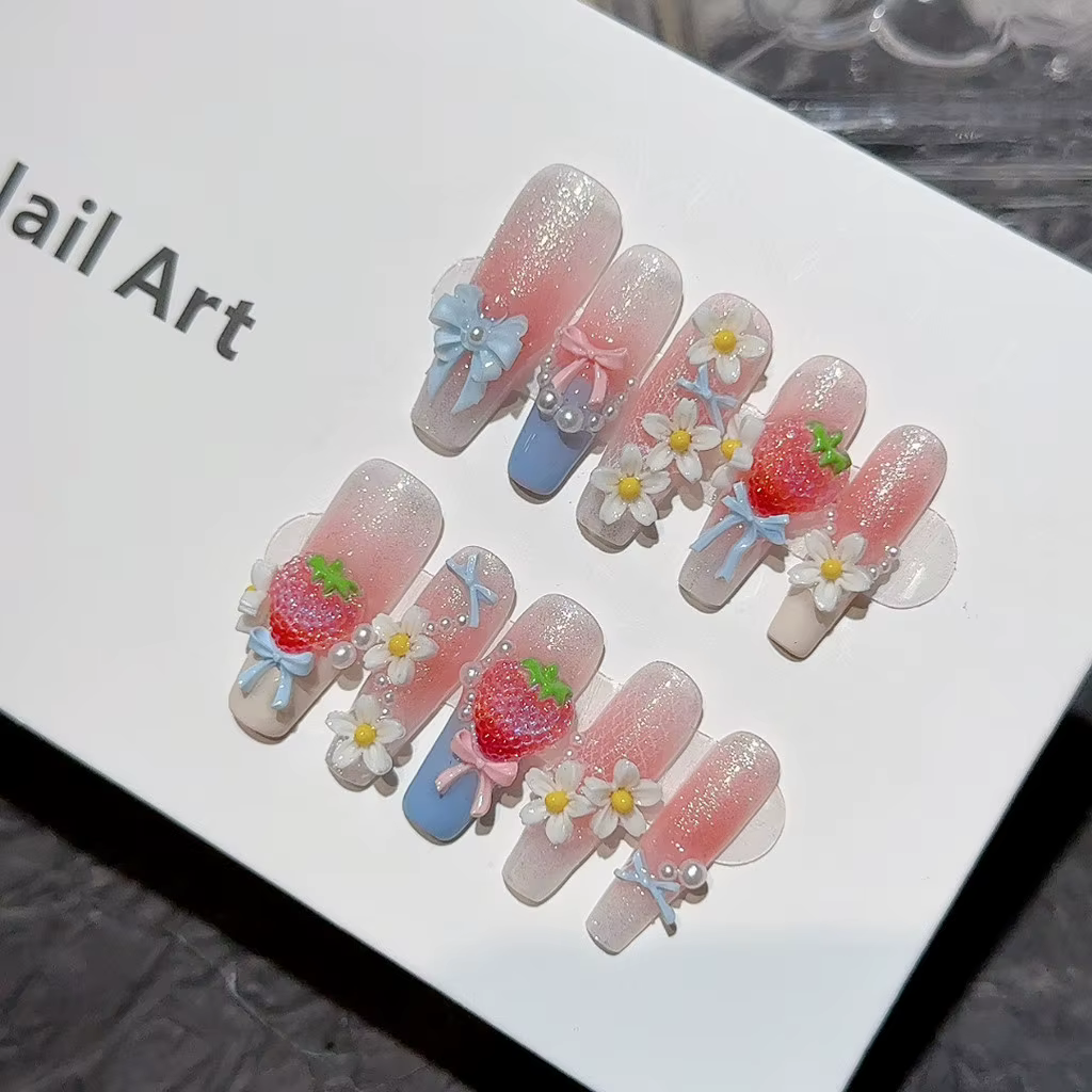 Mignon 3D fraise fleur Blush press-on ongles doux été rose bleu arc perles français Nail Art oeil de chat paillettes