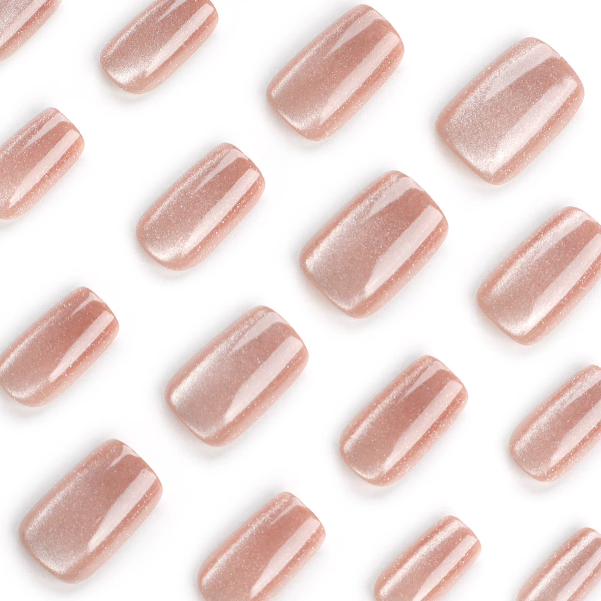 Faux ongles coréens simples effet œil de chat