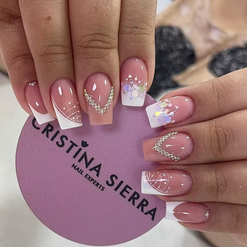 Faux ongles artificiels blancs U colorés