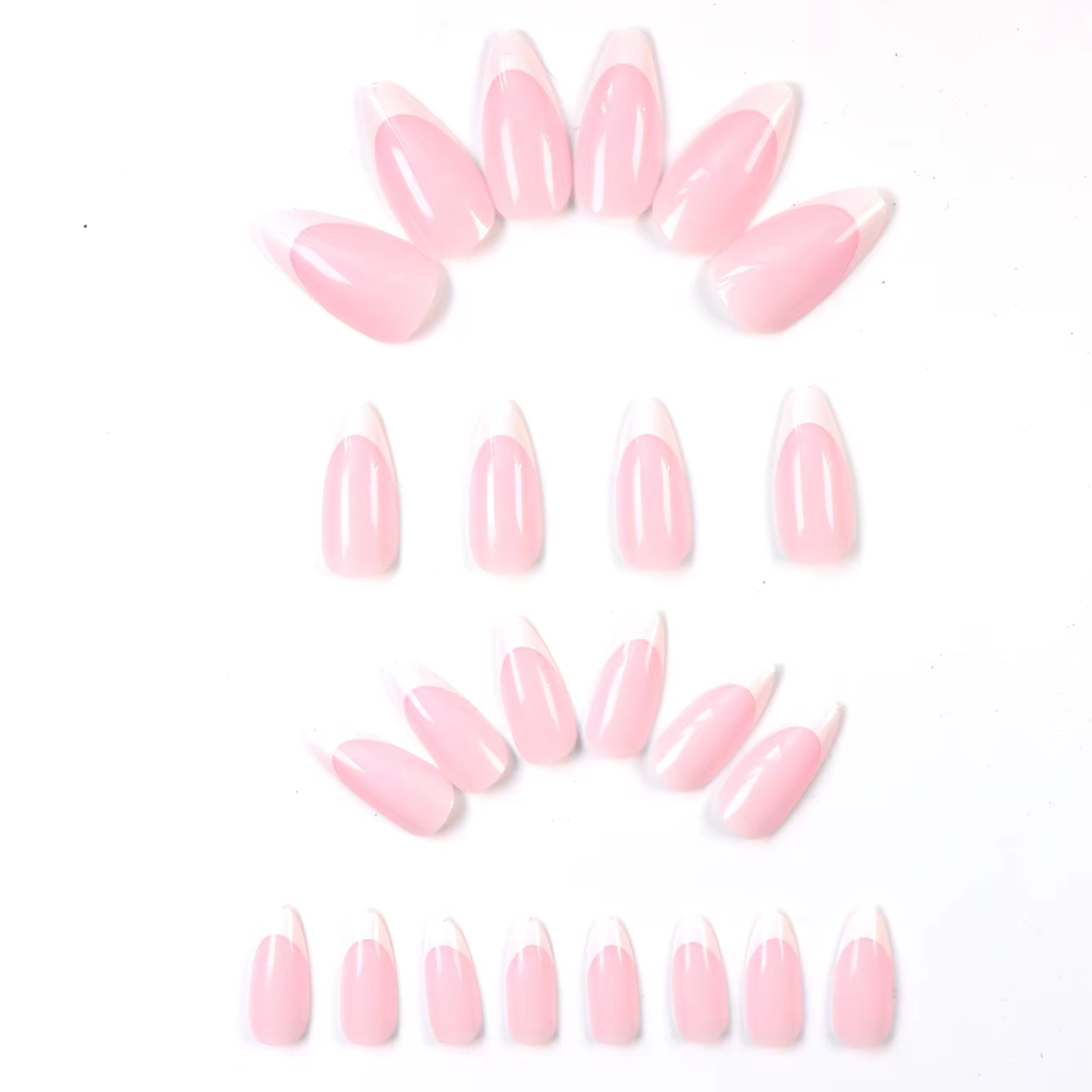Faux ongles courts en forme d'amande