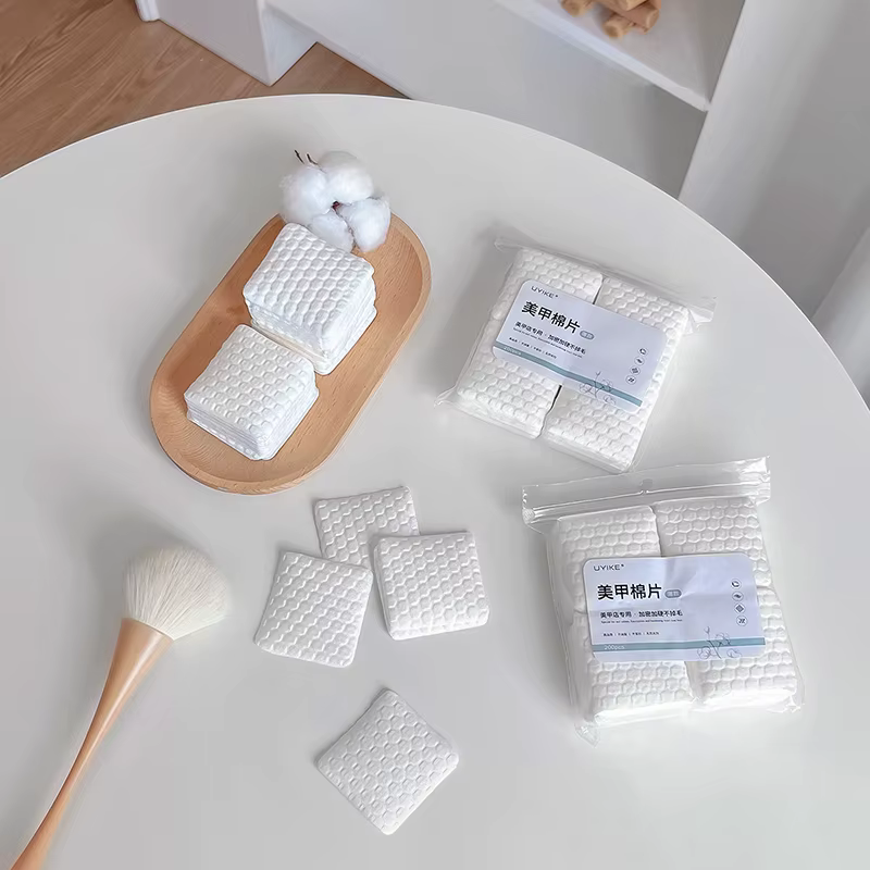 Tampon de coton pour ongles
