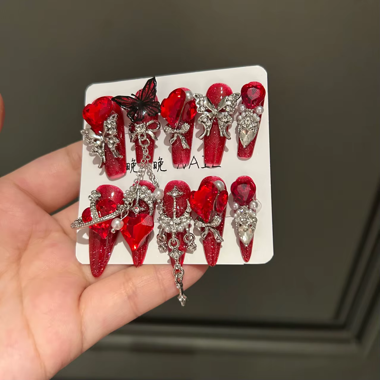 Nail Art rouge du Nouvel An - Faux ongles portables pour mariée (produits finis faits à la main)
