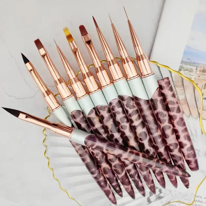 Brosse à ongles avec manche léopard