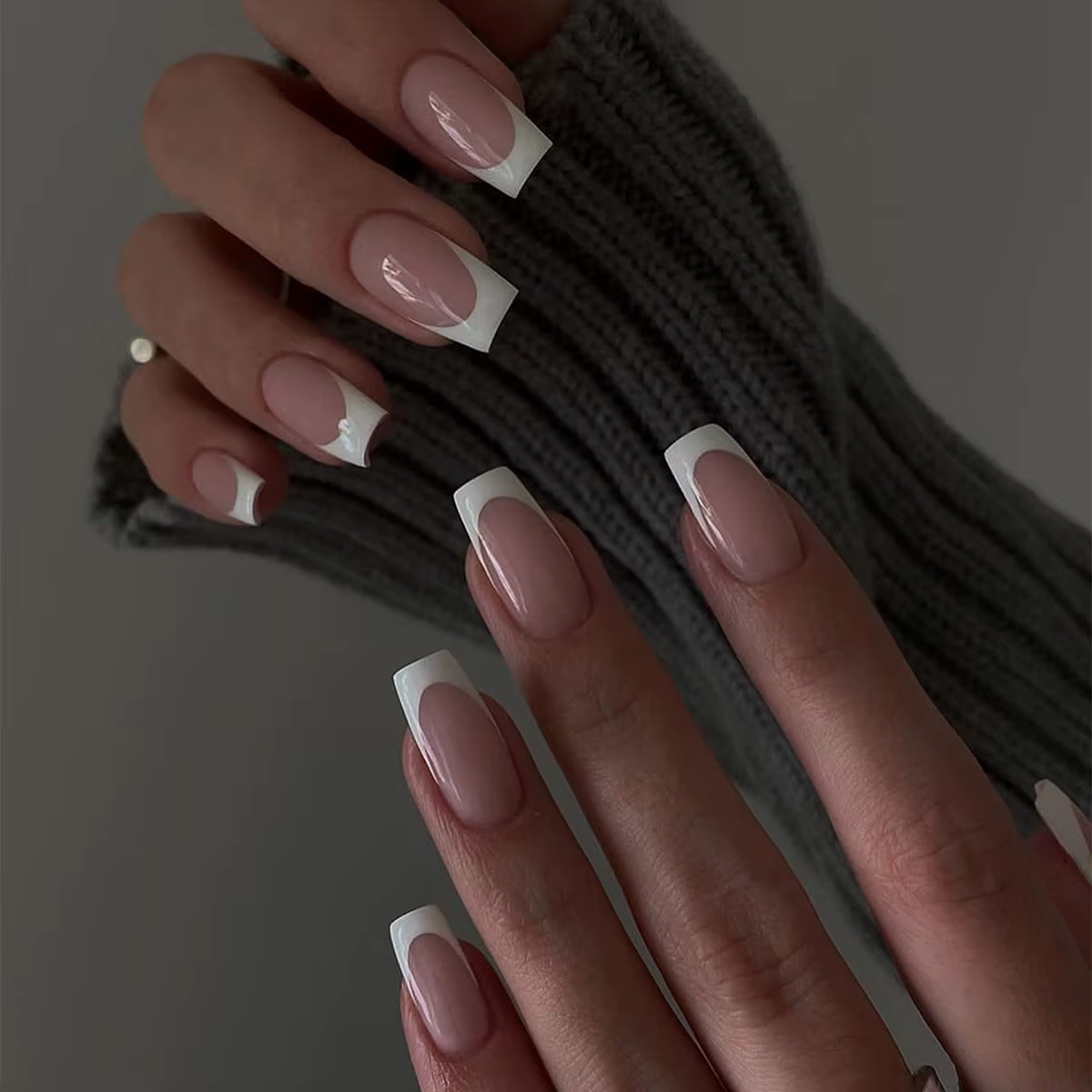 24 pièces pointe française presse à la main sur les ongles minimaliste couleur unie faux
