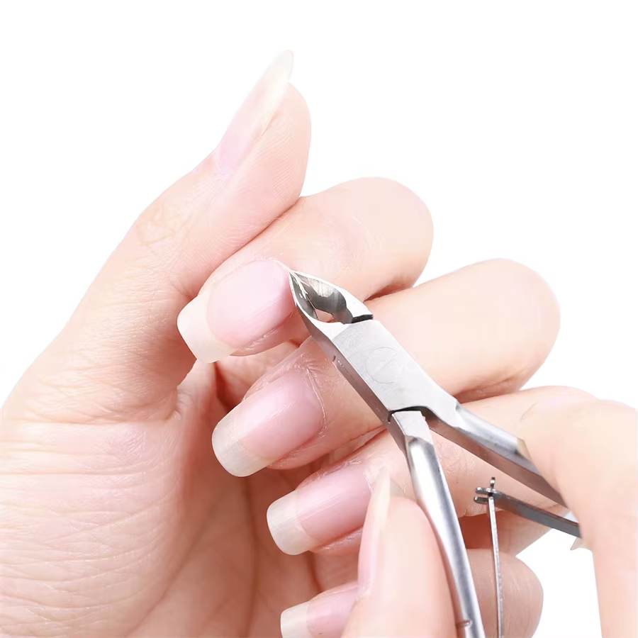 Pince à cuticules pour ongles
