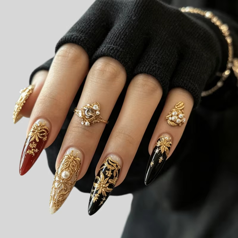 24 faux ongles noirs et rouges avec accents dorés