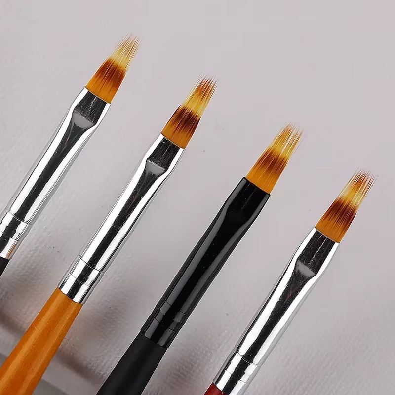 Brosse à ongles en dentelle