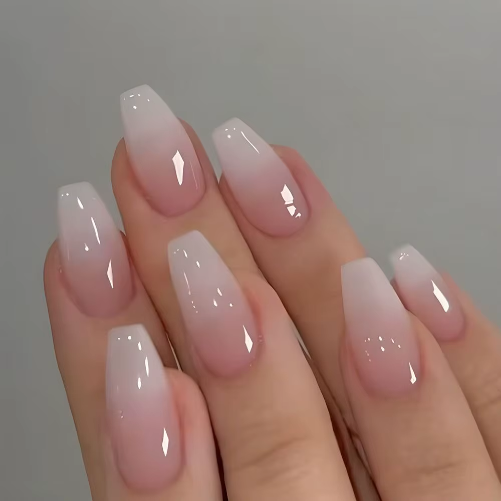 Faux ongles de ballerine française dégradés