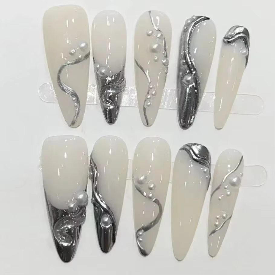 Faux ongles artificiels en forme d'amande