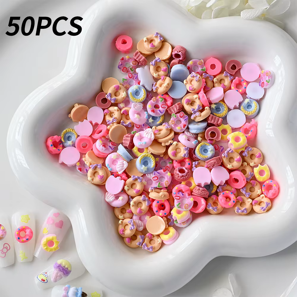 50 pièces 3D mixte dessin animé beignets Nail Art breloques Kawaii Dessert/beignet ongles décorations pour bricolage artisanat cheveux manucure accessoires