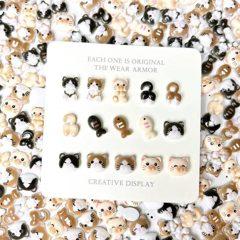 20 pièces dessin animé mignon chat tête fesses Nail Art breloques peinture lumineuse petit poisson