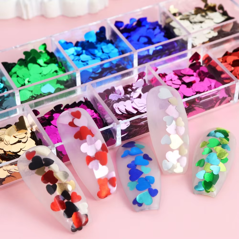 Paillettes scintillantes en forme de cœurs pour nail art