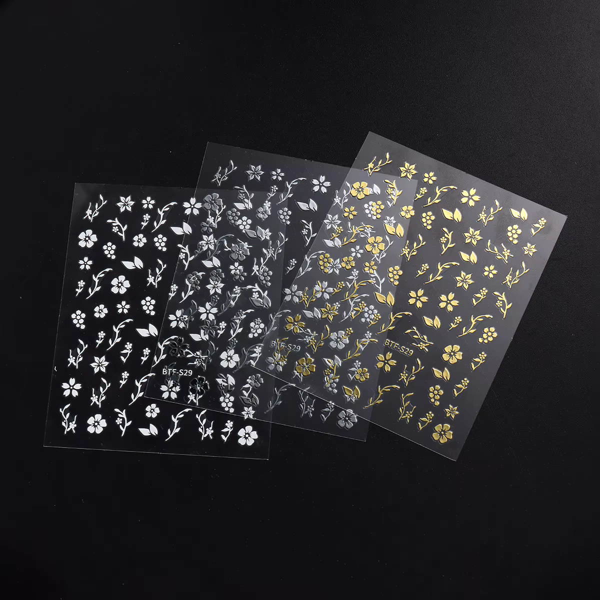 Autocollants pour ongles en forme de fleur dorée - Design feuille