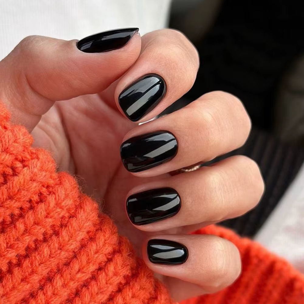 Faux ongles noirs brillants classiques