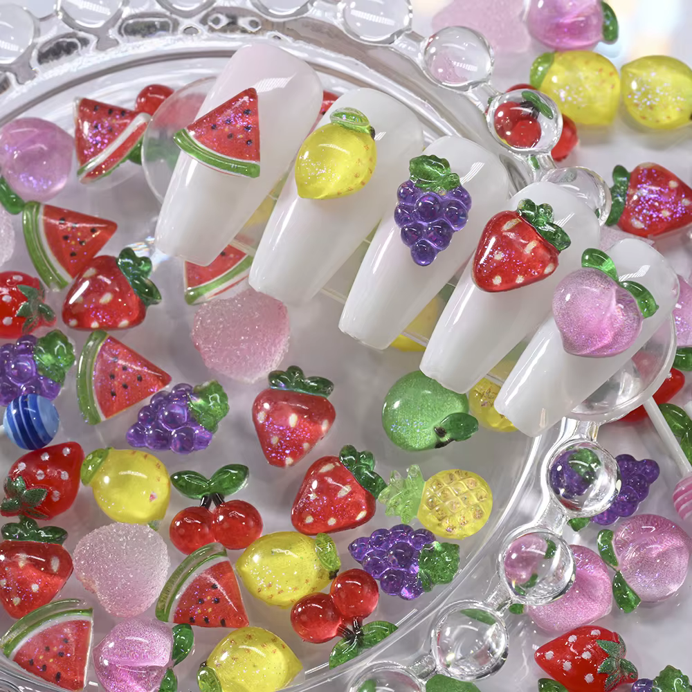 Ensemble de breloques colorées en résine pour Nail Art