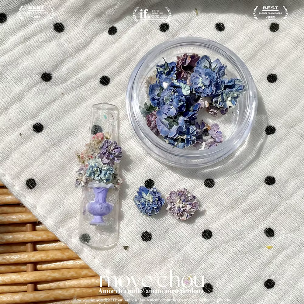 1 boîte de fleurs pour ongles