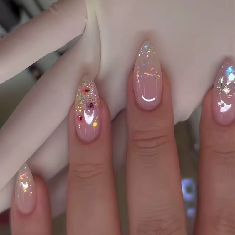 Faux ongles en forme d'amande à paillettes simples