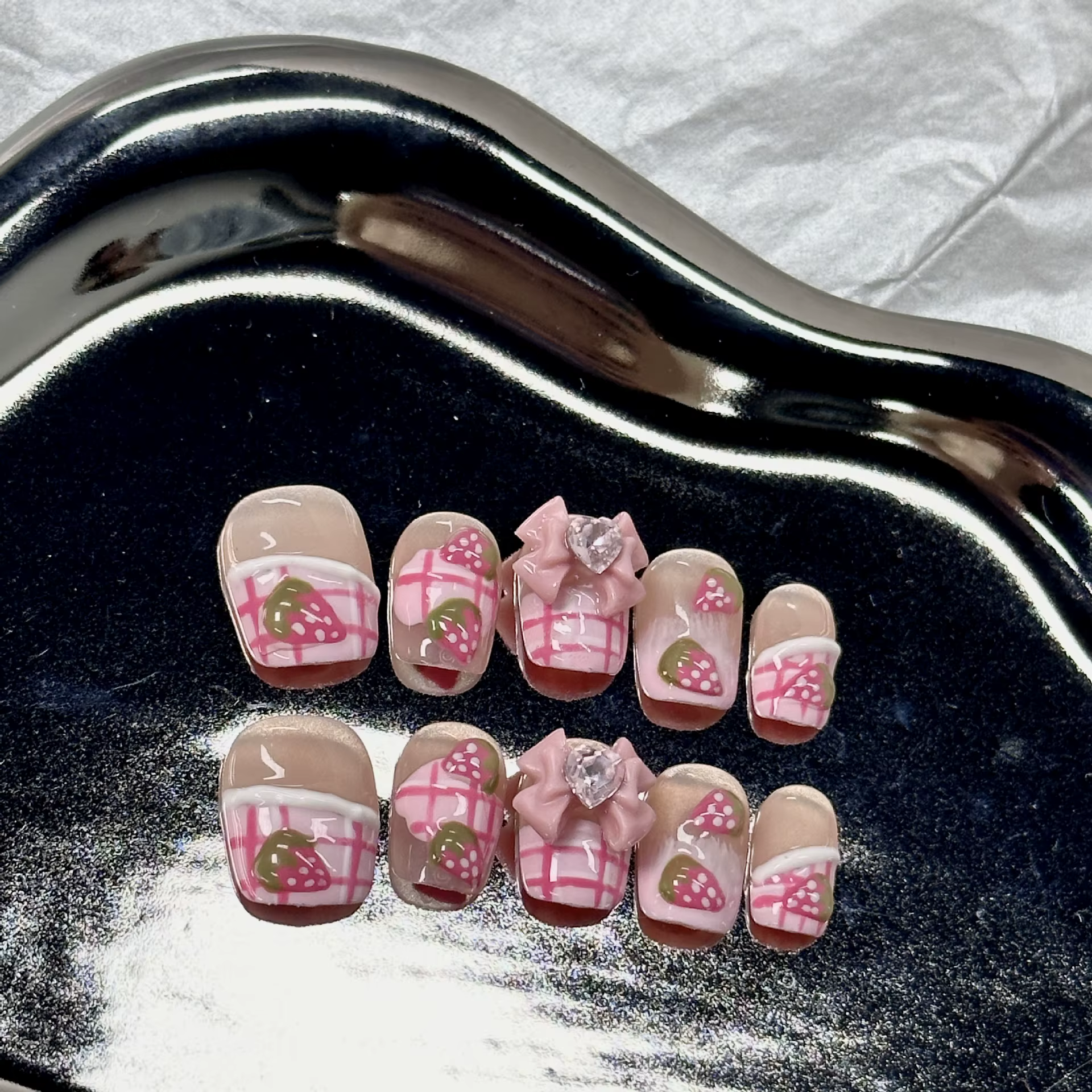 10 pièces rose à la main presse sur Nail Art avec mignon peint