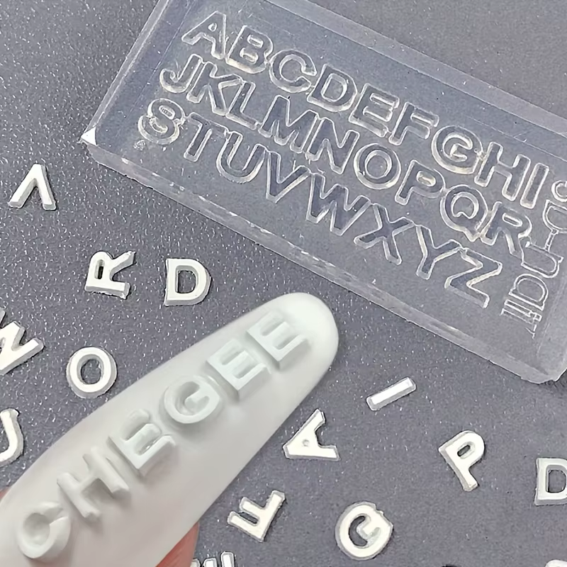 Moule à ongles en silicone avec lettre 3D