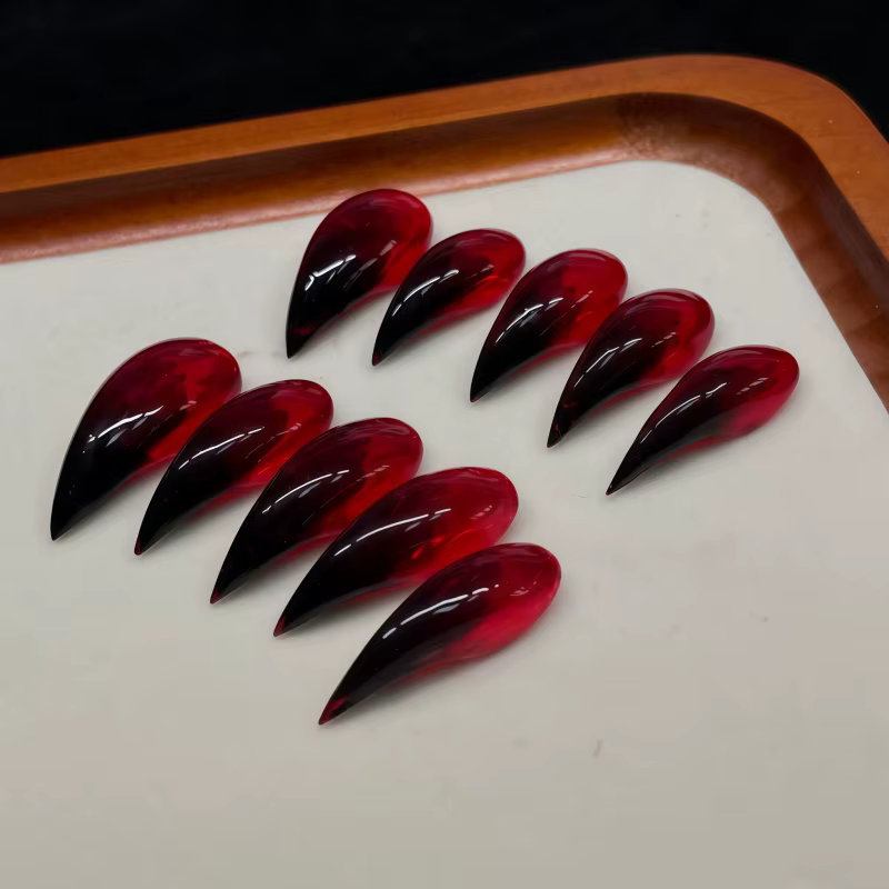 10 faux ongles ultra-longs rouge vampire et noir dégradé couleur sang