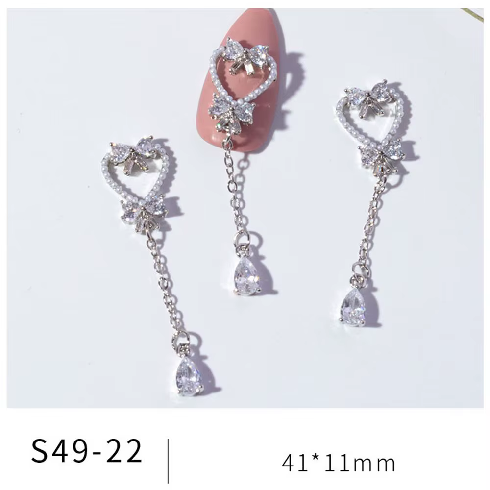 Accessoires de manucure en forme de cœur et de papillon, décorations pour Nail Art, bijoux en Zircon, pendentif en alliage, chaîne, nœud, strass pour ongles