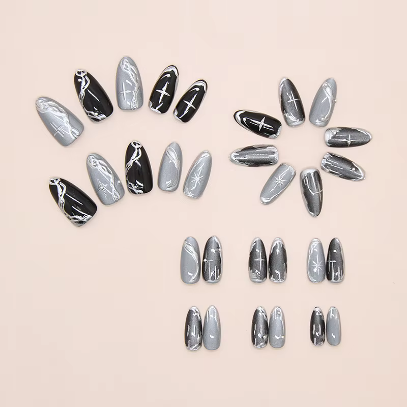 24 faux ongles noirs Y2K longs avec design tête d'amande