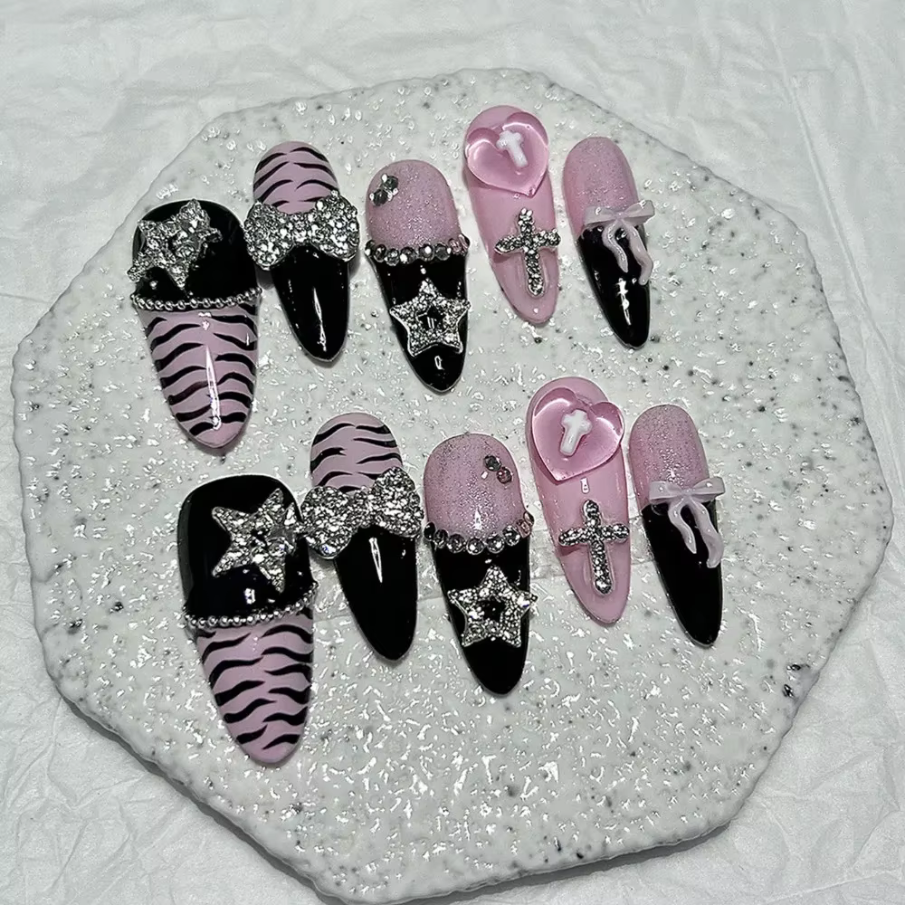 Y2K Baddie Gyaru noir rose longue pointe français presse sur ongles arc étoile croix amour Jirai Nail Art Yami Kawaii