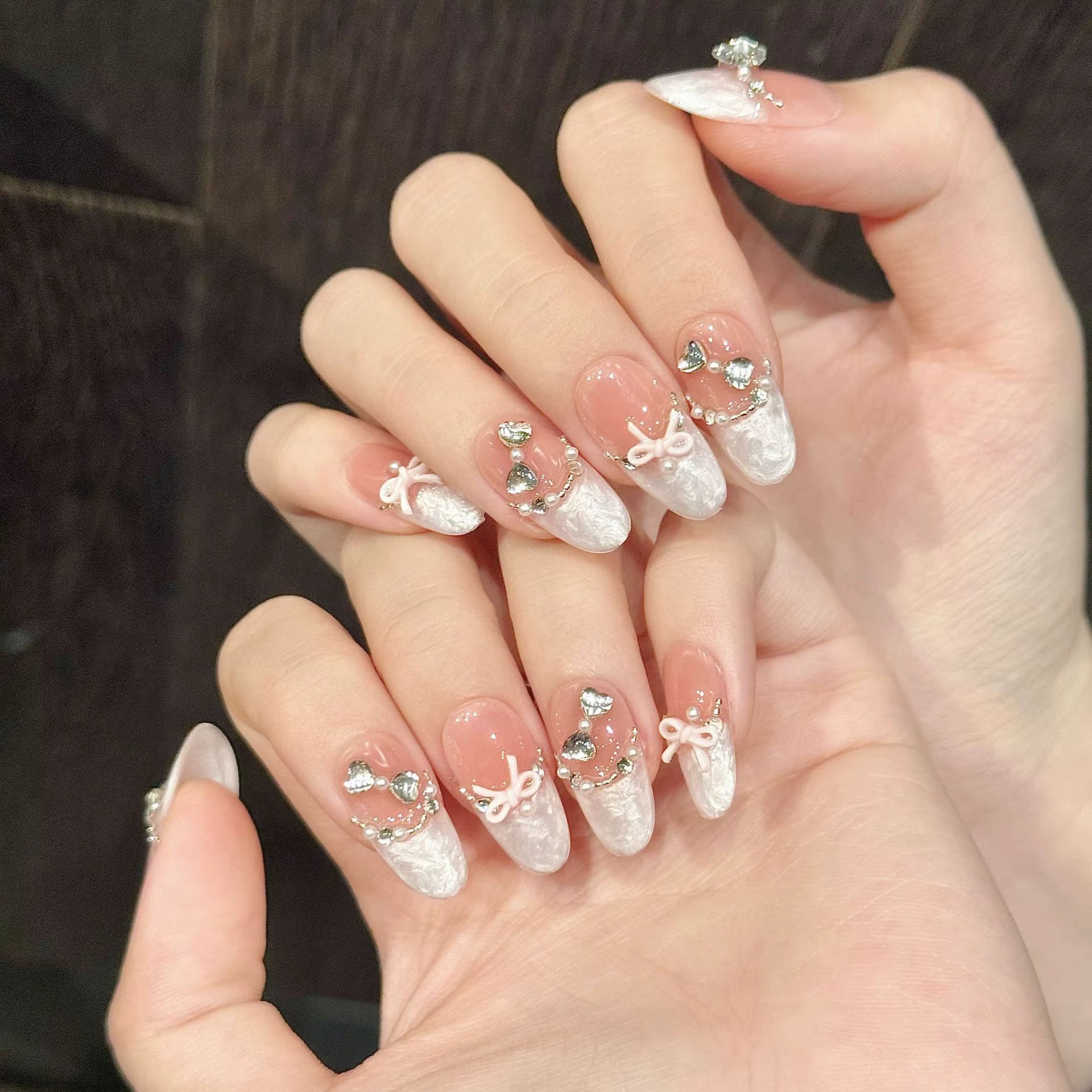 Faux ongles en amande moyenne